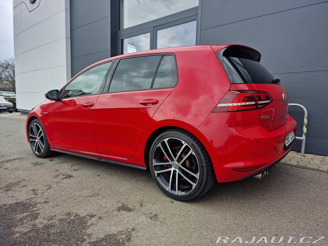 2014 Volkswagen Golf - 2