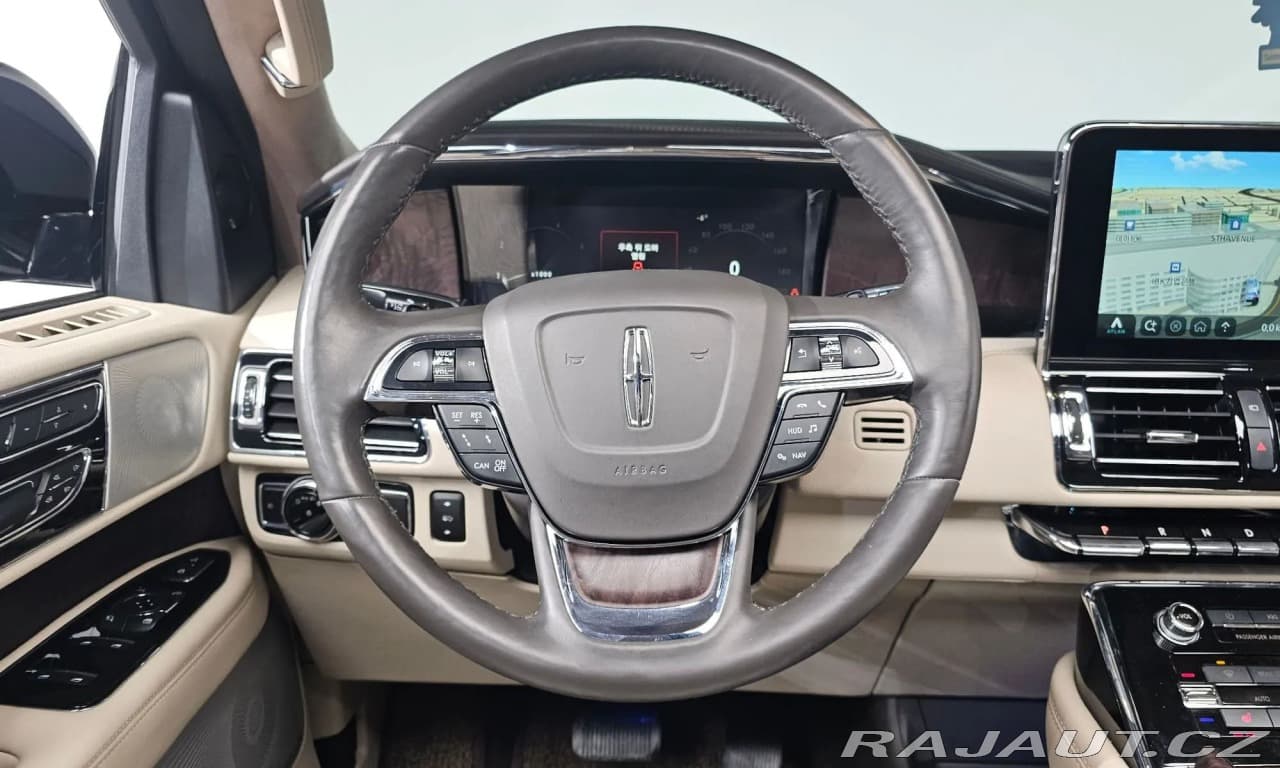 2021 Lincoln Navigator - 12