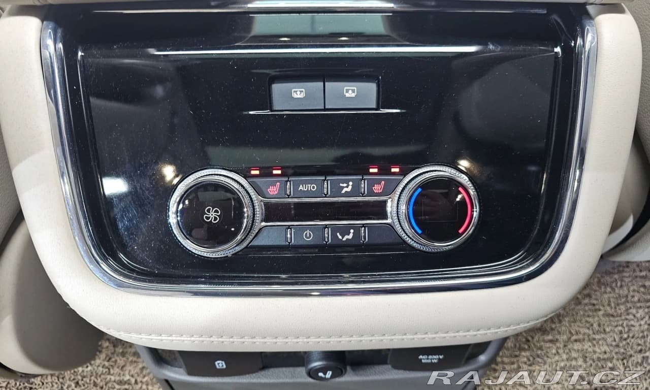 2021 Lincoln Navigator - 16