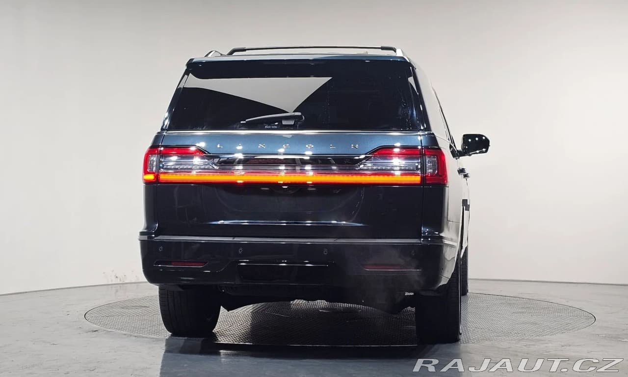 2021 Lincoln Navigator - 4