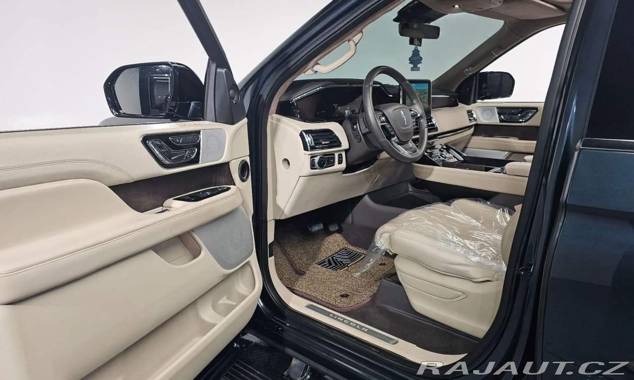 2021 Lincoln Navigator - 9