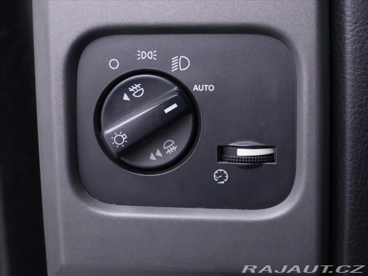 2005 Land Rover Discovery - 12