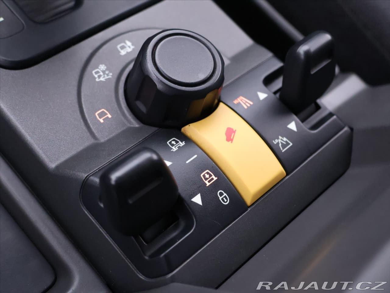 2005 Land Rover Discovery - 16