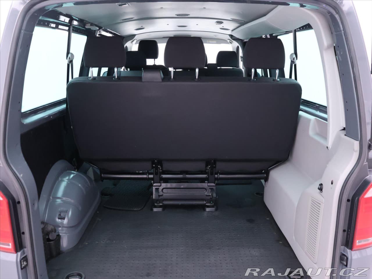 2018 Volkswagen Transporter - 10