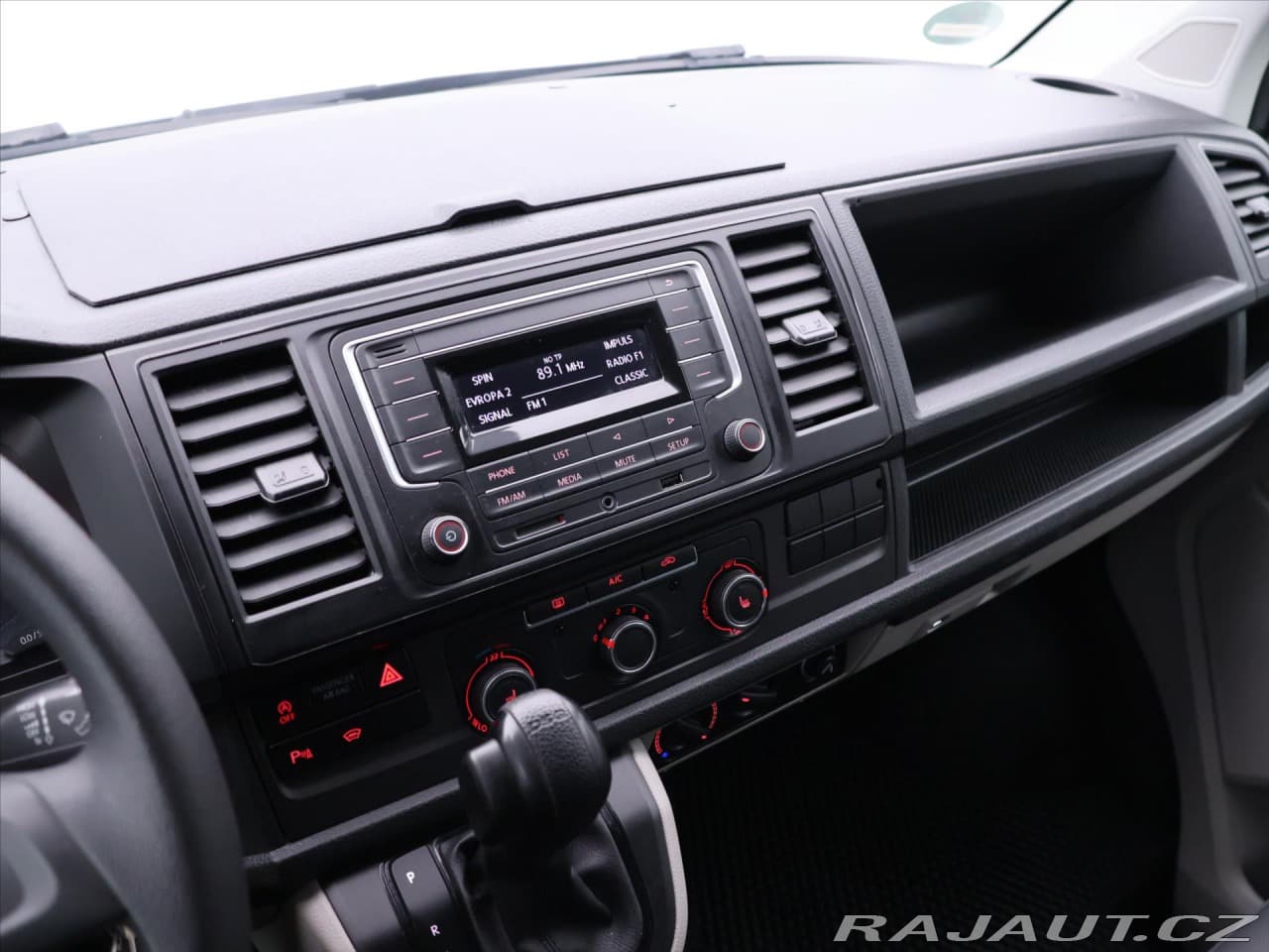 2018 Volkswagen Transporter - 17