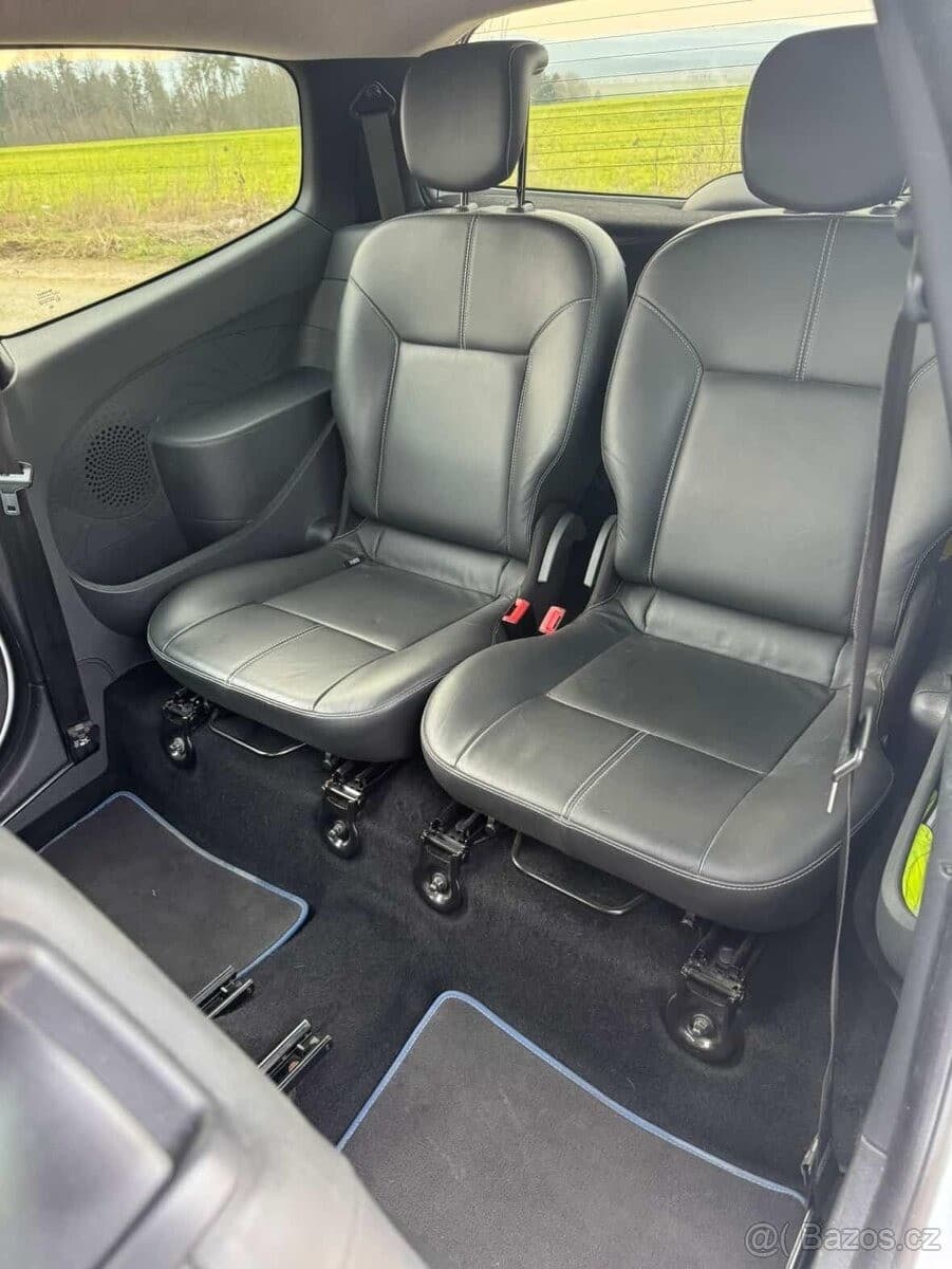 2012 Renault Twingo - 12