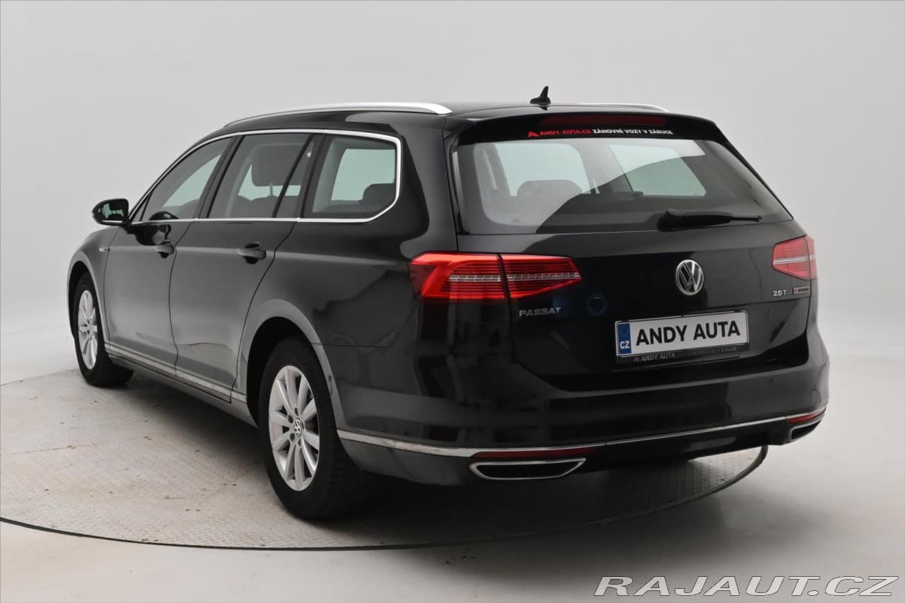 2017 Volkswagen Passat - 7