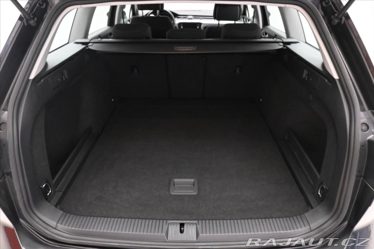 2022 Volkswagen Passat - 10