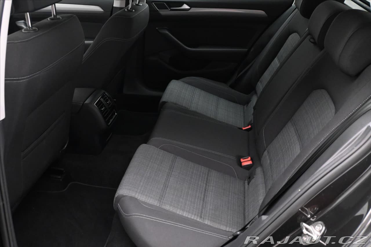 2022 Volkswagen Passat - 14