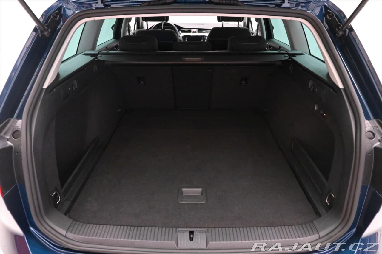 2022 Volkswagen Passat - 10