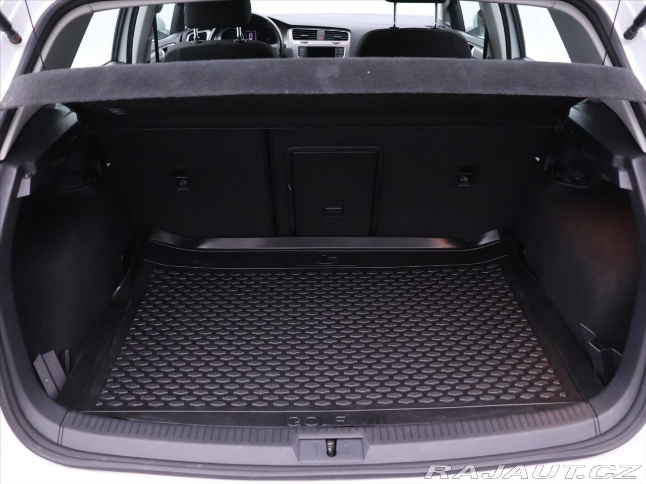 2017 Volkswagen Golf - 10