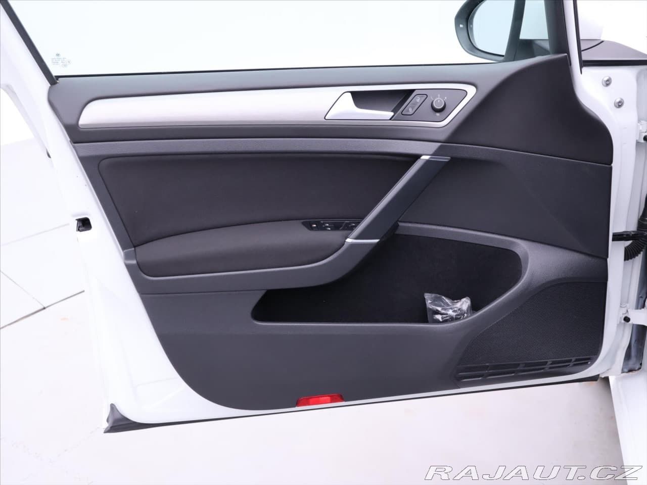 2017 Volkswagen Golf - 11