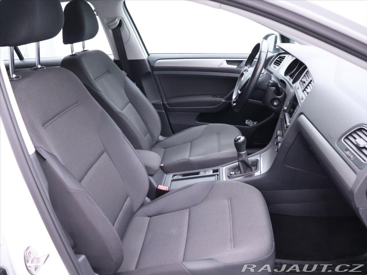 2017 Volkswagen Golf - 14