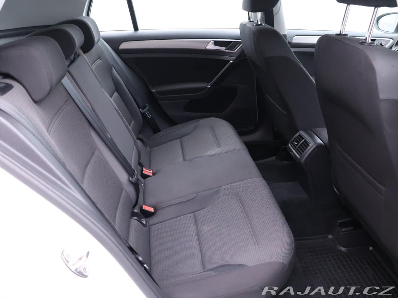 2017 Volkswagen Golf - 15