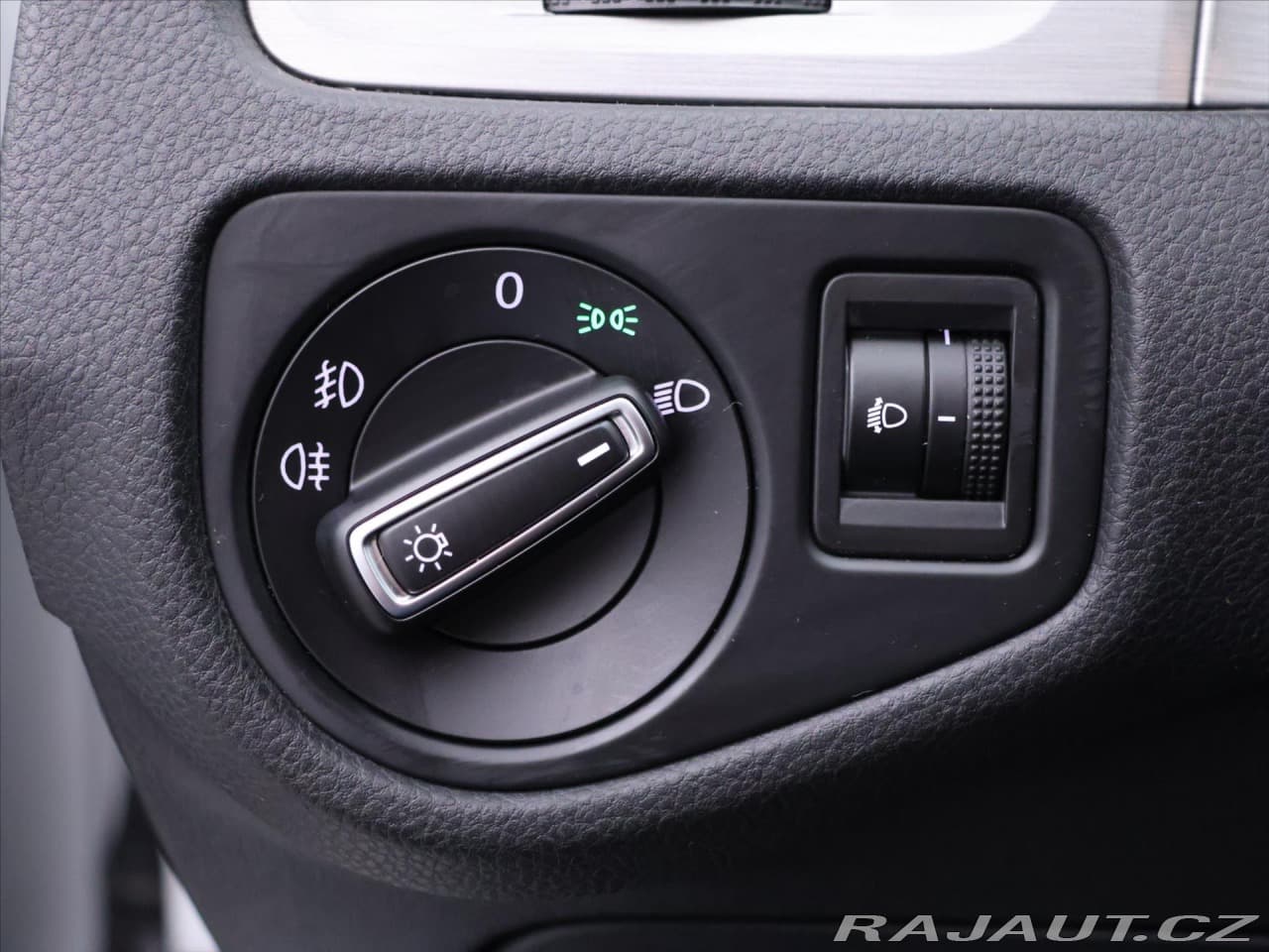 2017 Volkswagen Golf - 18