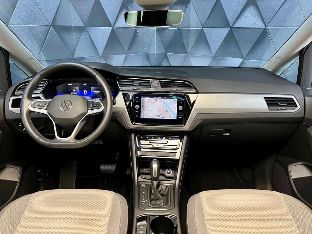 2023 Volkswagen Touran - 10