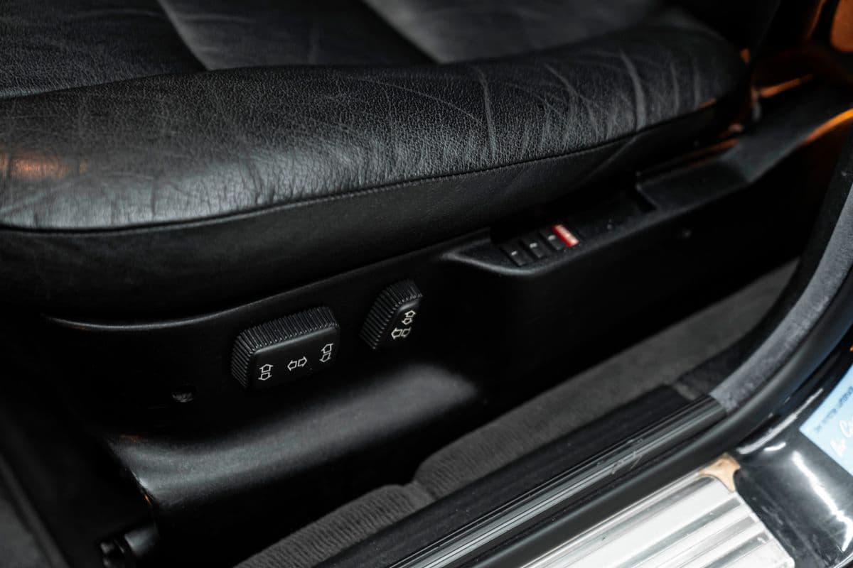 1993 BMW 7-Series - 10