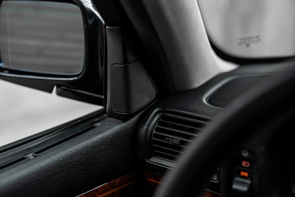 1993 BMW 7-Series - 12