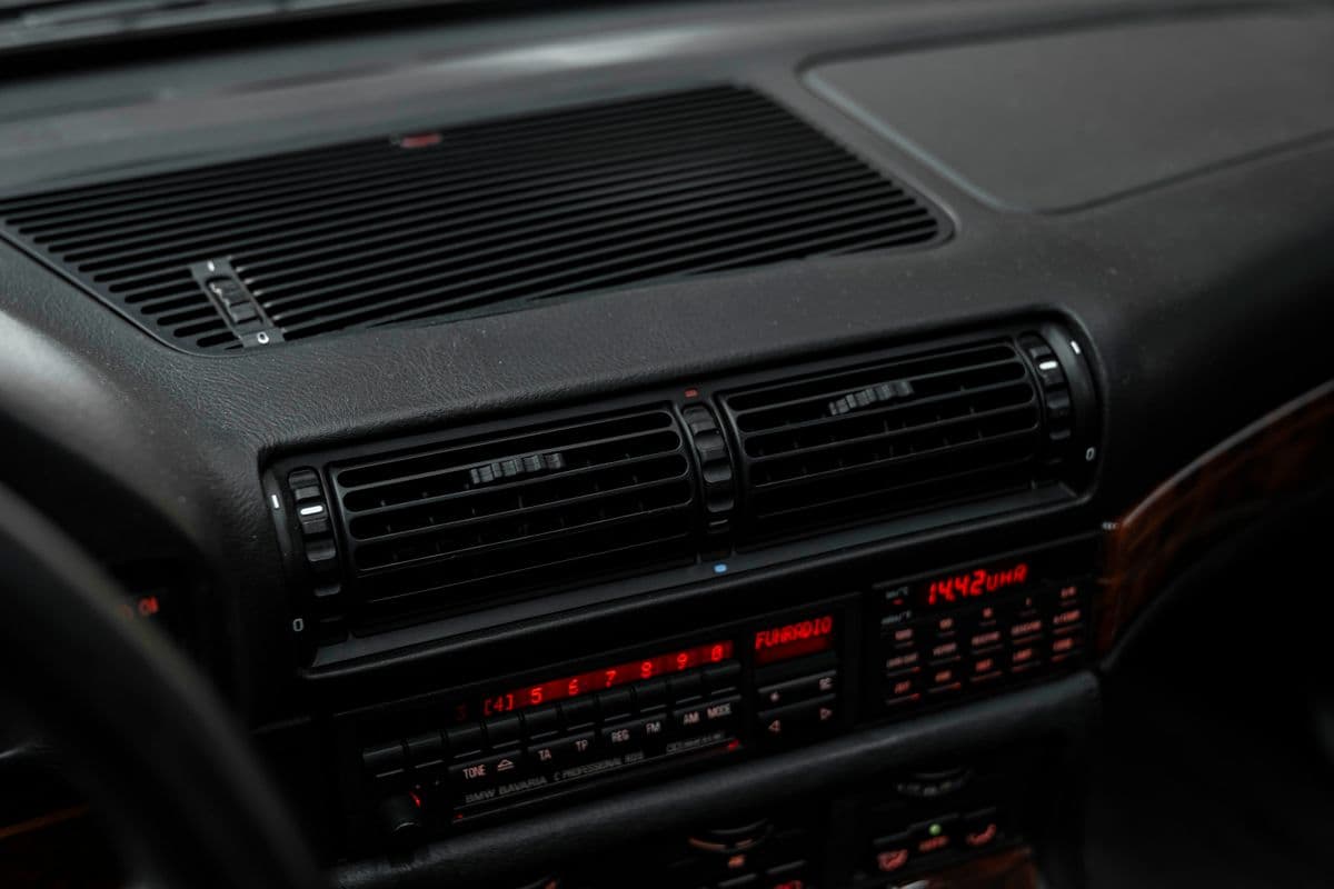 1993 BMW 7-Series - 13