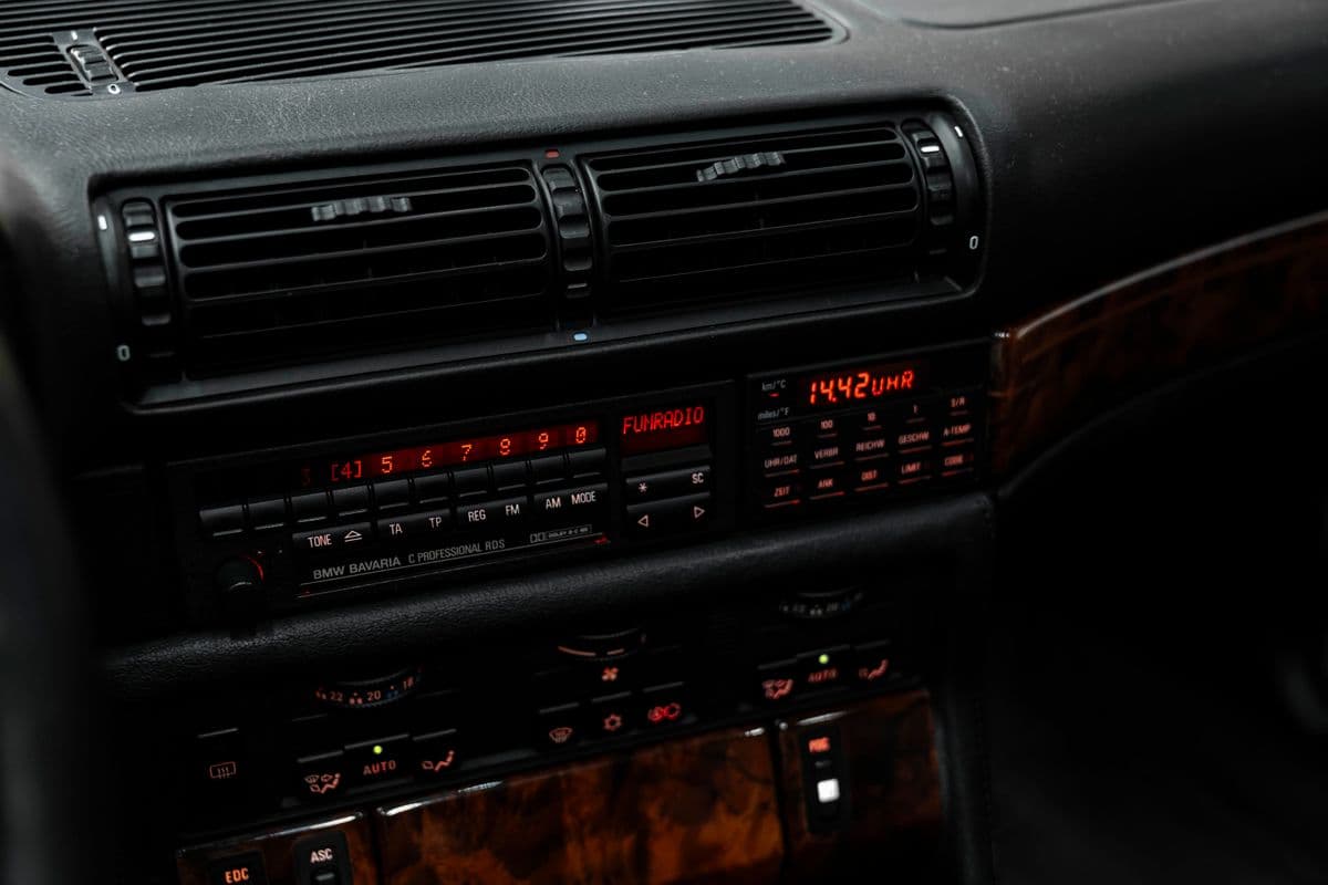 1993 BMW 7-Series - 14