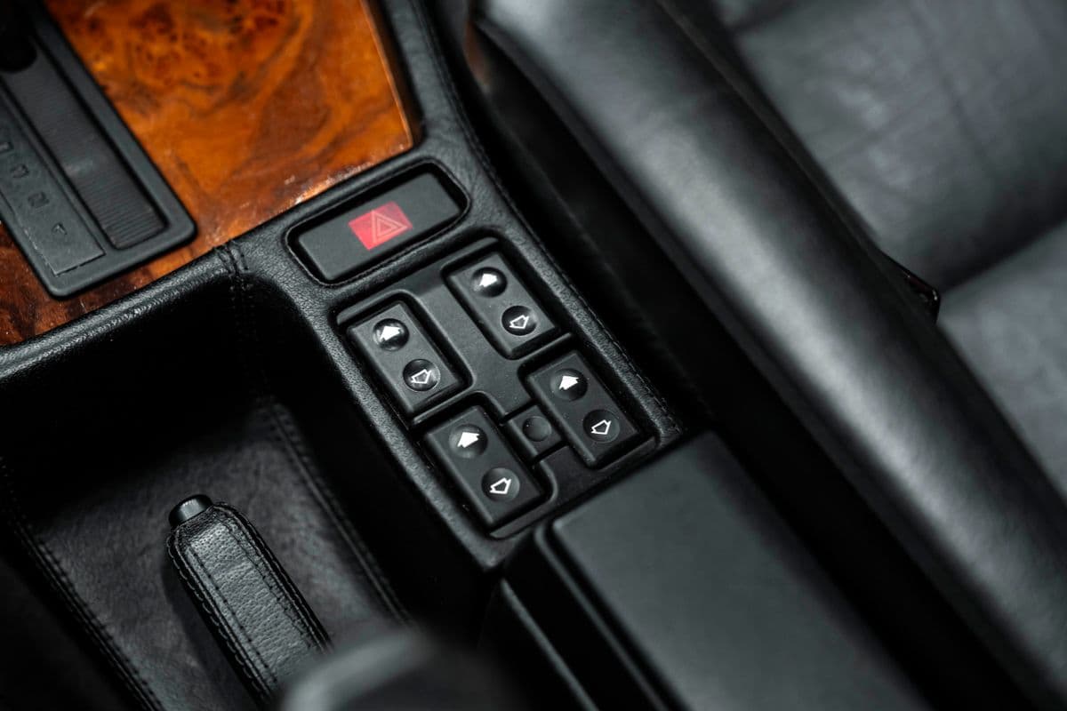 1993 BMW 7-Series - 18