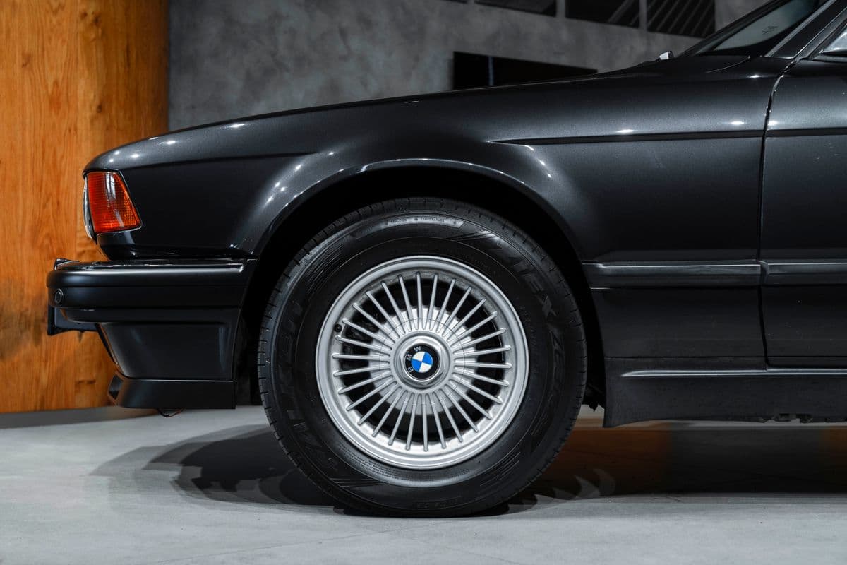 1993 BMW 7-Series - 5