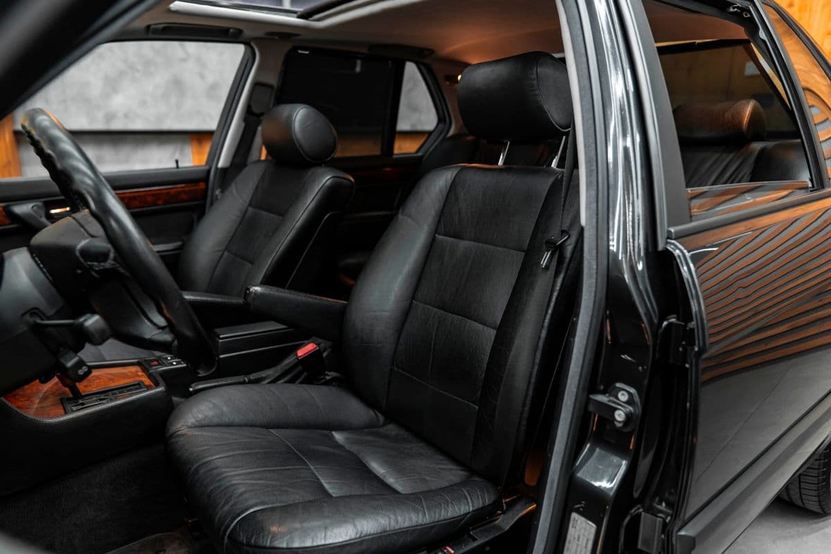 1993 BMW 7-Series - 9