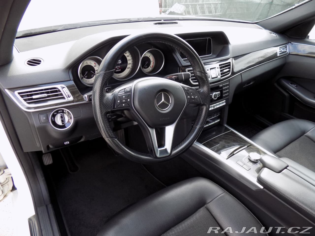 2014 Mercedes-Benz E-Class - 12