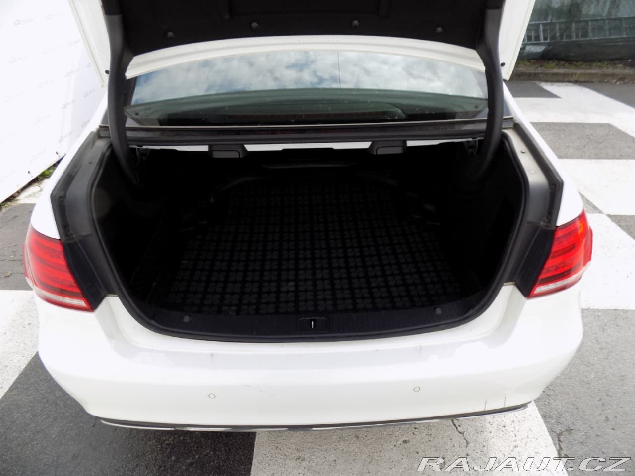 2014 Mercedes-Benz E-Class - 8