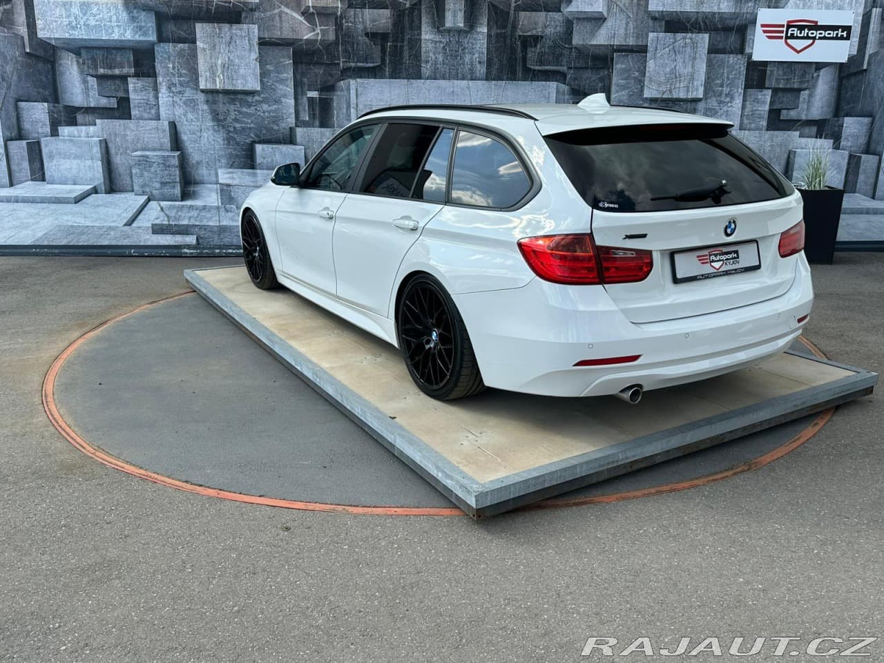 2014 BMW 3-SERIES - 8