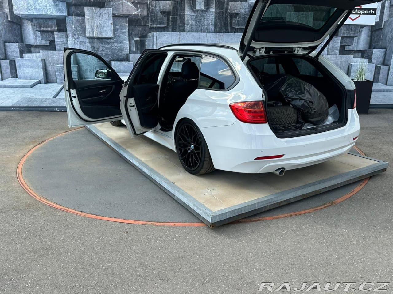 2014 BMW 3-SERIES - 9