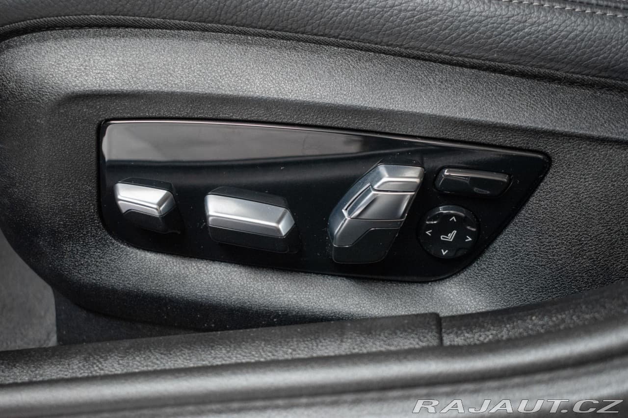 2023 BMW 5-Series - 16