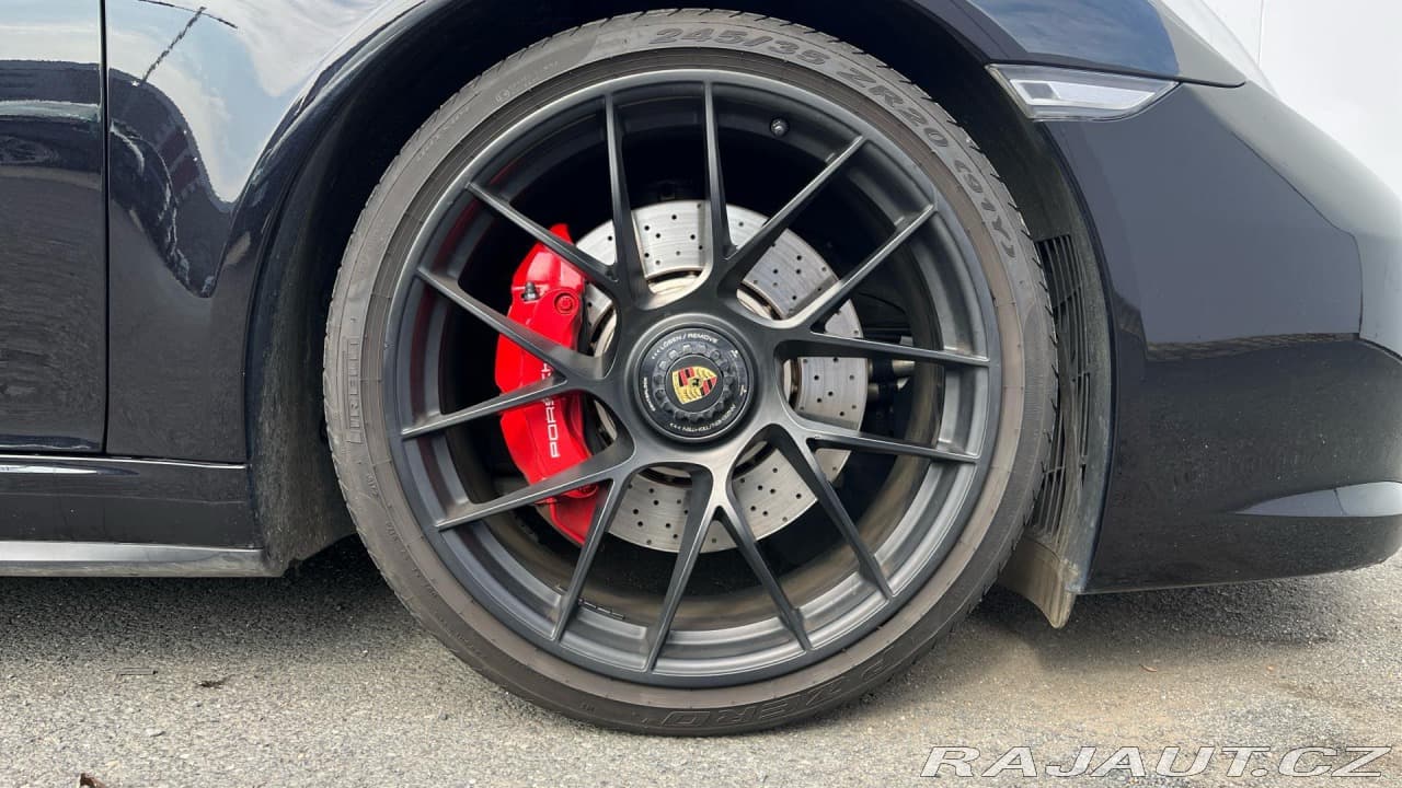 2017 Porsche 911 - 10