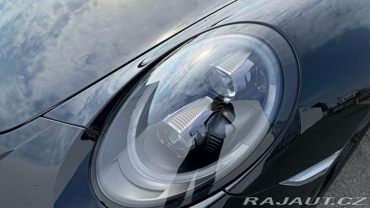 2017 Porsche 911 - 13