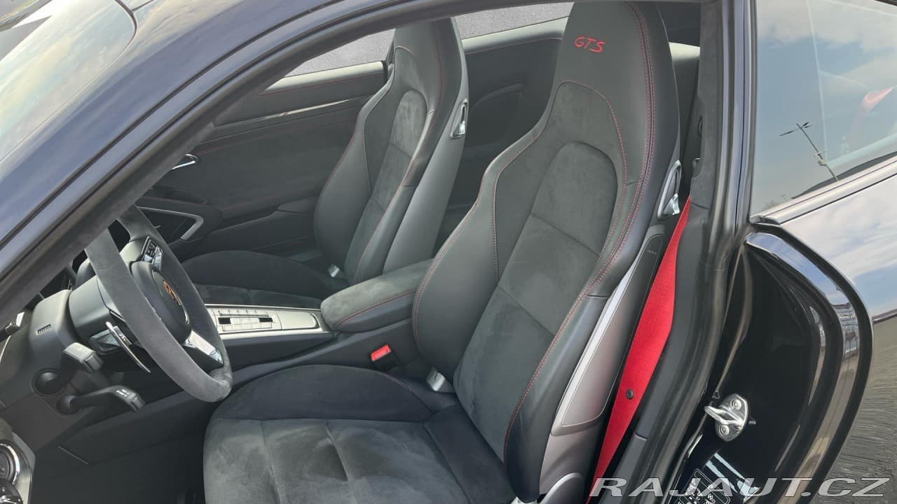 2017 Porsche 911 - 16