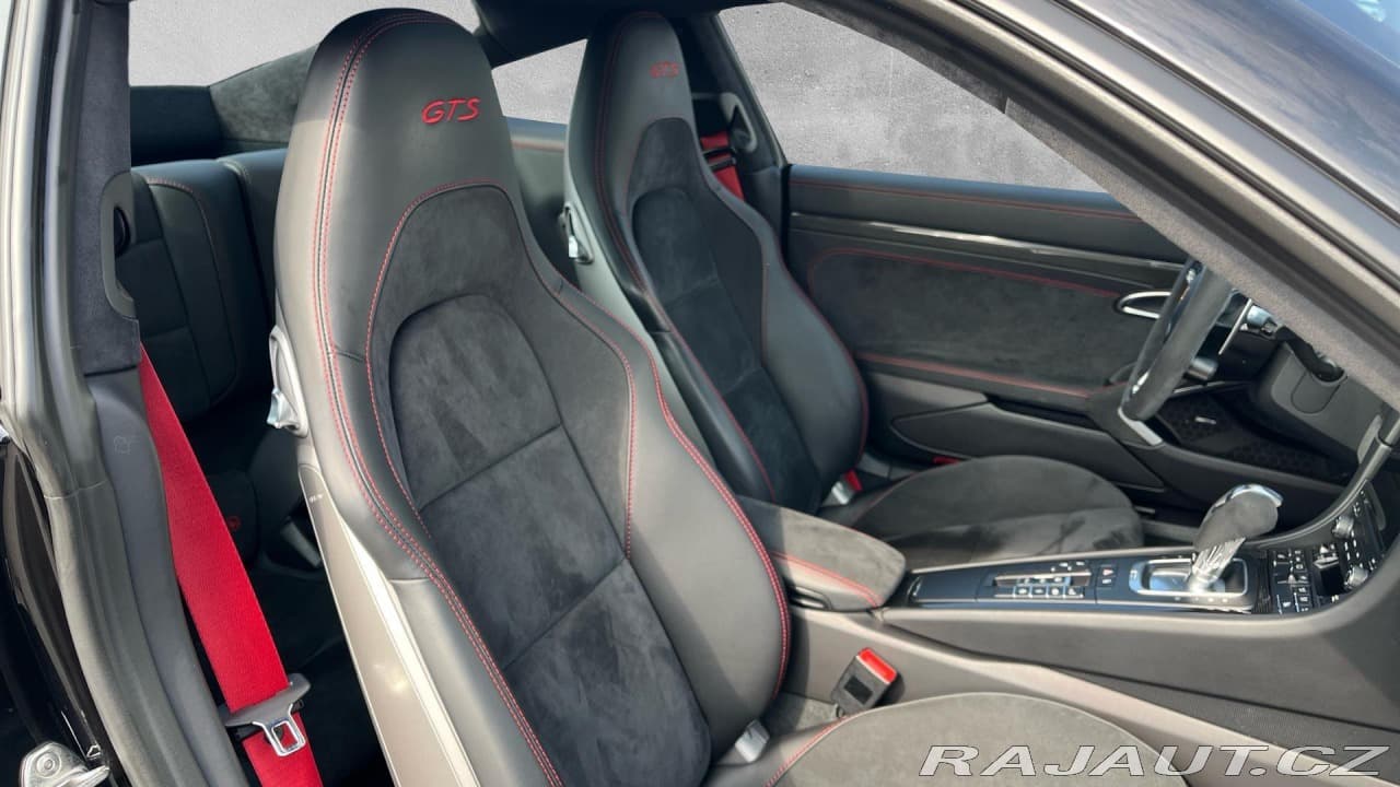 2017 Porsche 911 - 17