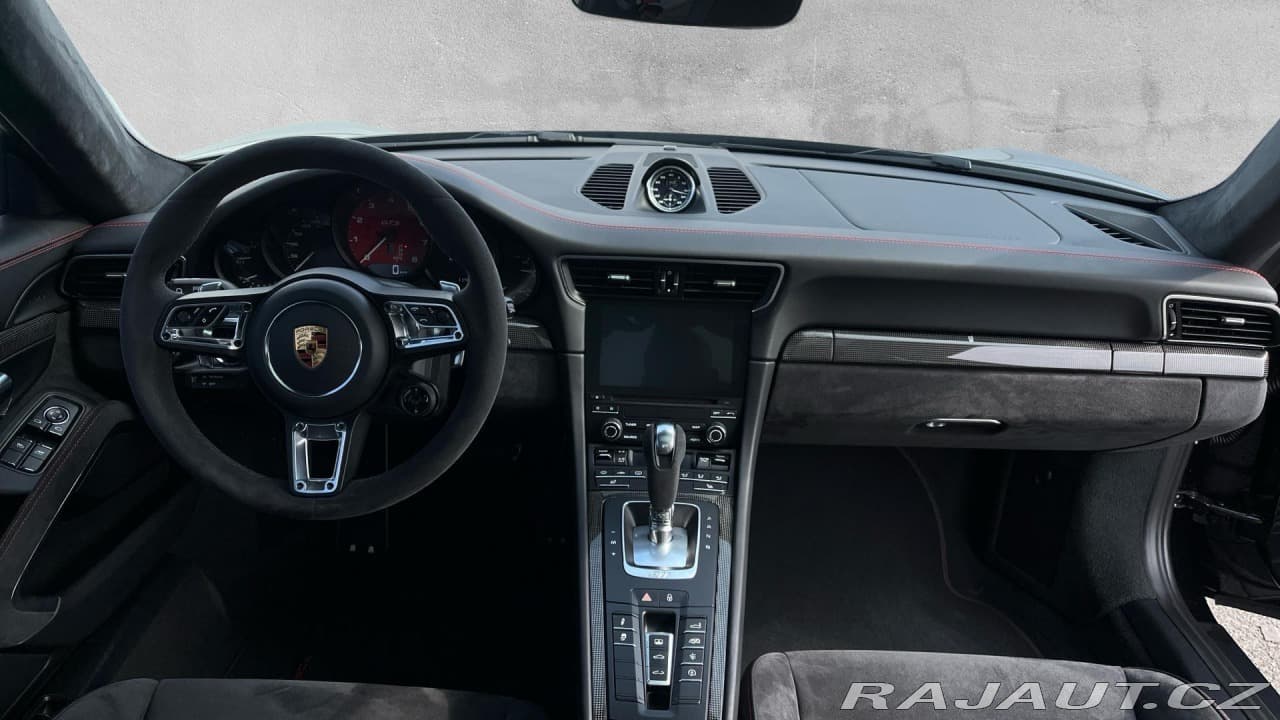 2017 Porsche 911 - 18