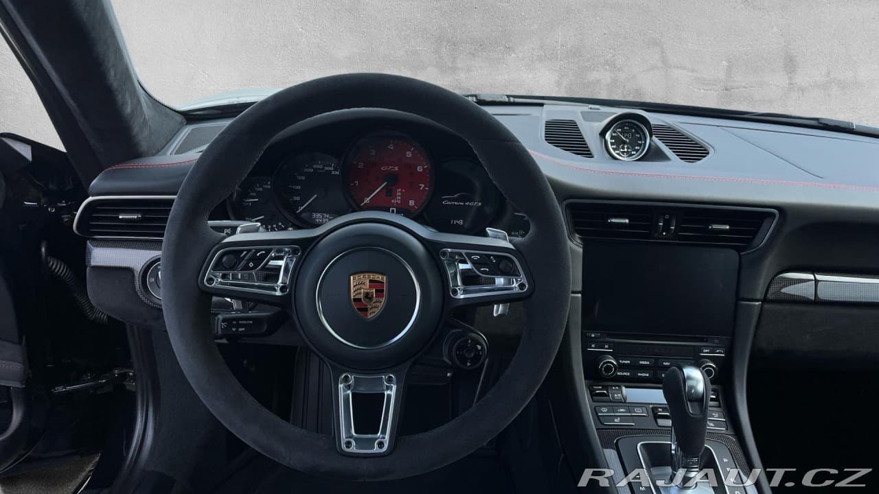 2017 Porsche 911 - 20