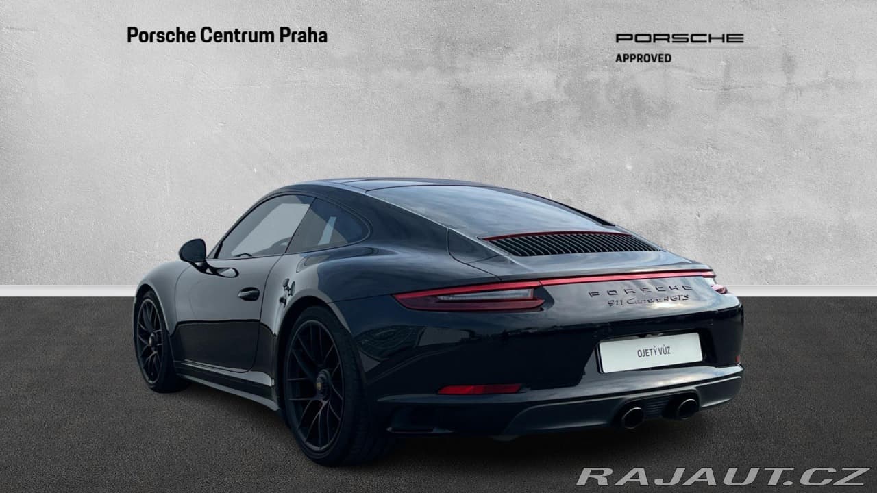 2017 Porsche 911 - 7