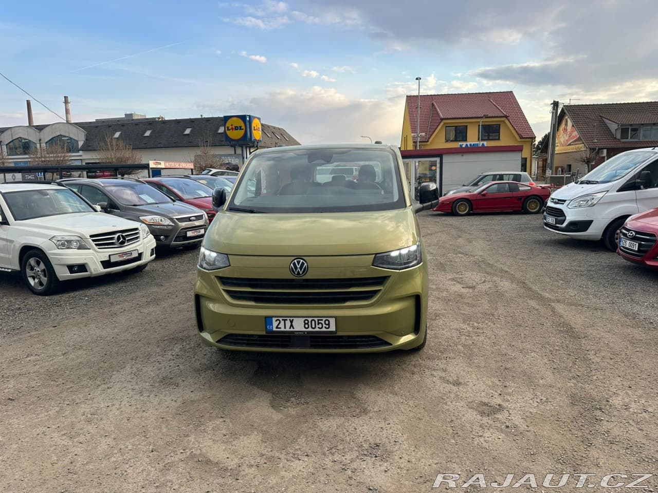 Volkswagen Caravelle 2.0TDi, 110KW, DPH