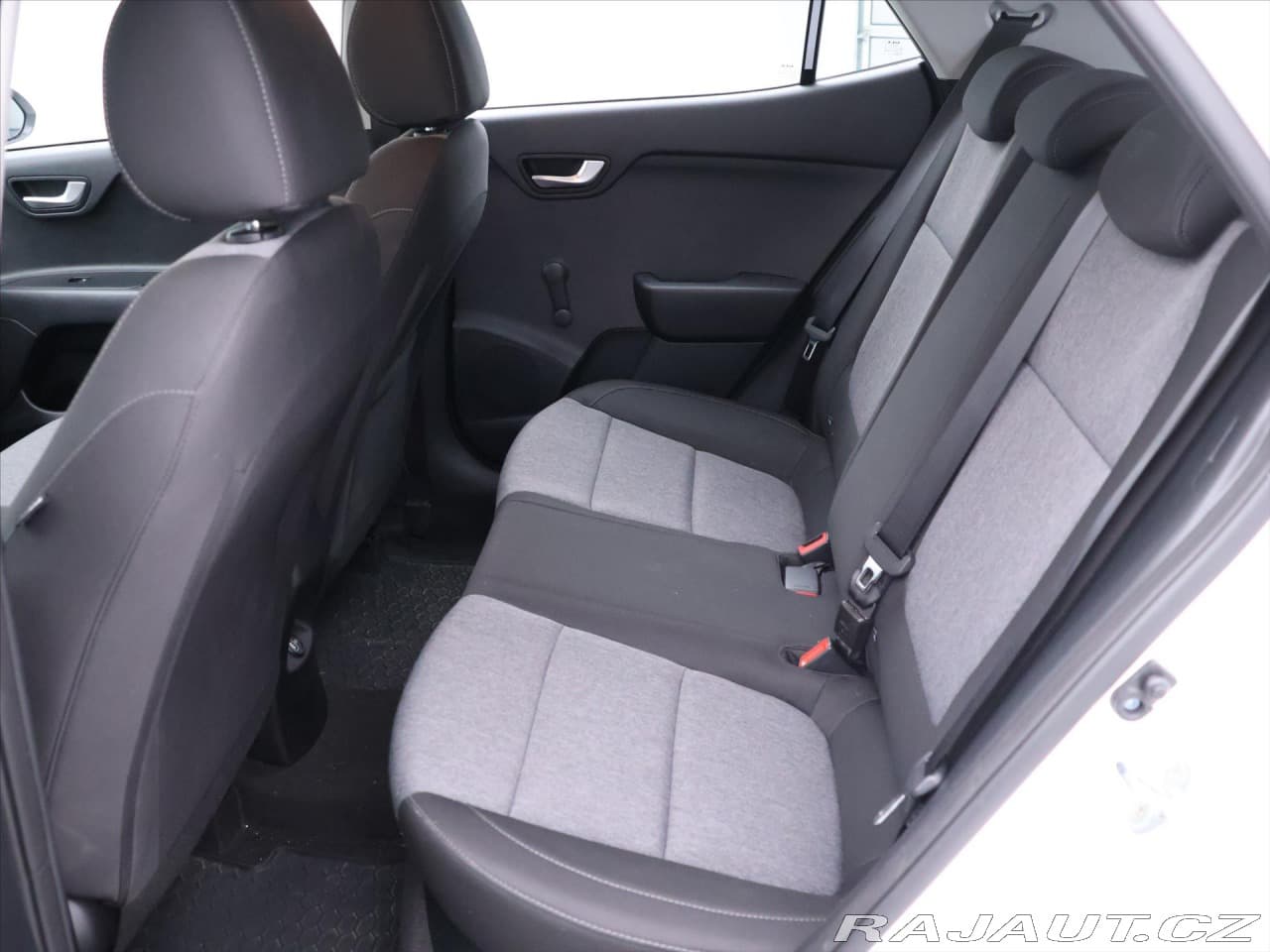 2023 Kia Stonic - 12