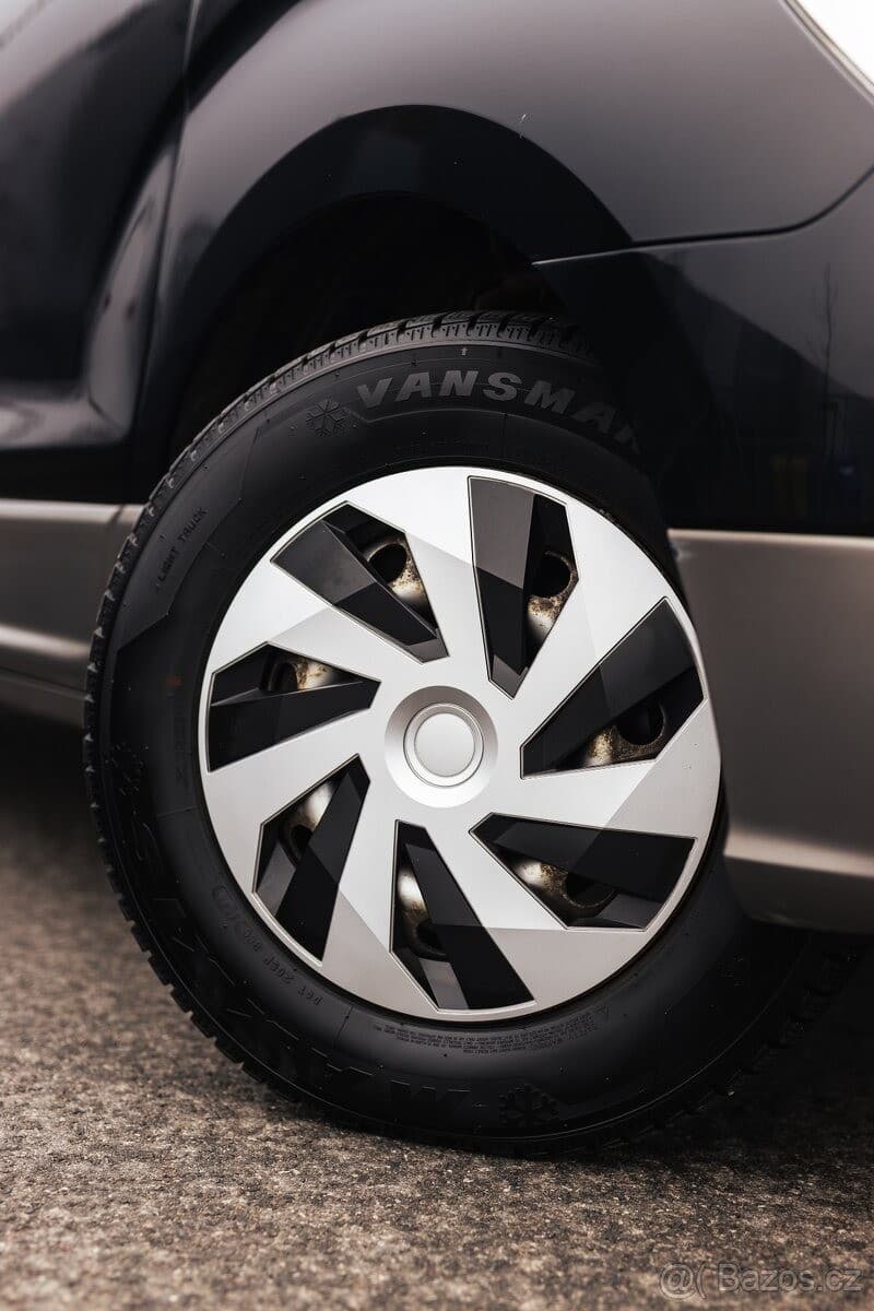 2010 Hyundai H-1 - 8