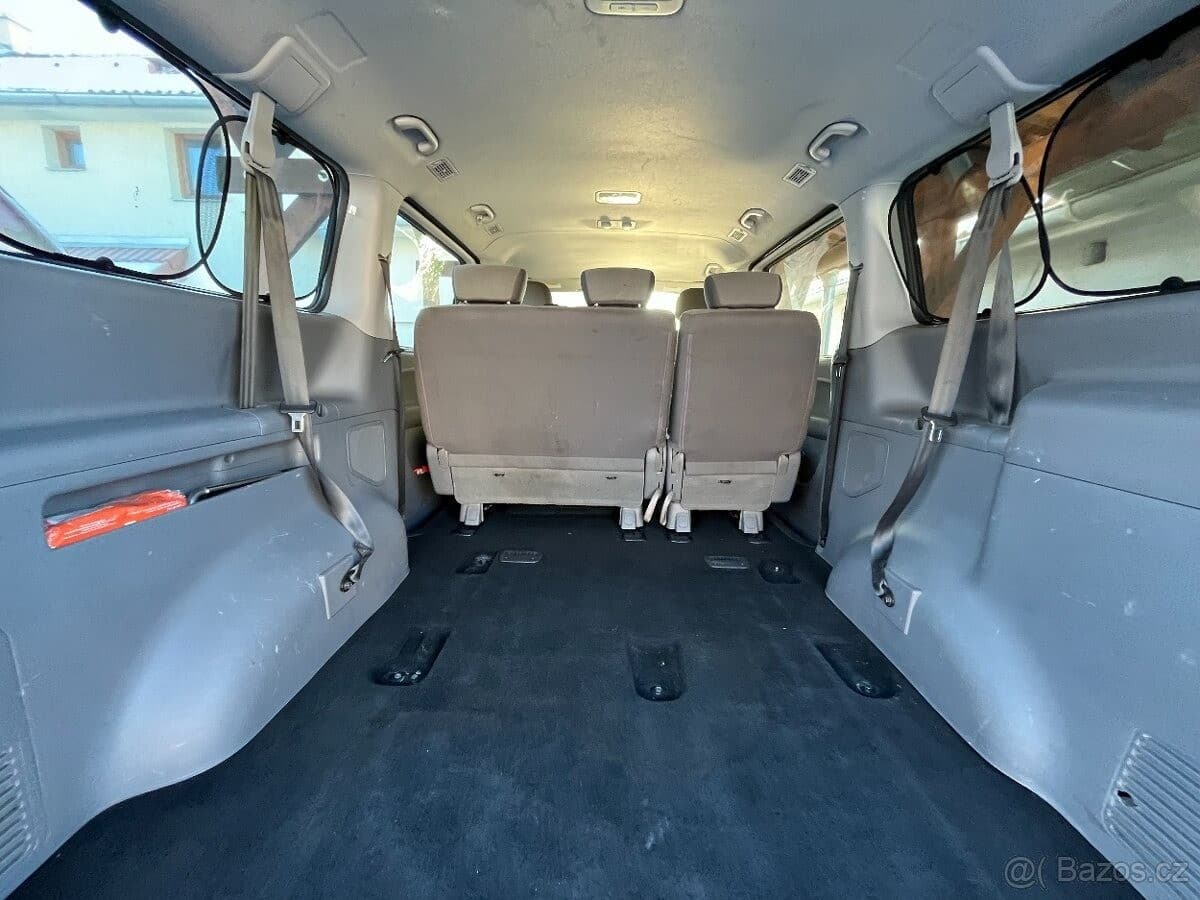 2010 Hyundai H-1 - 9