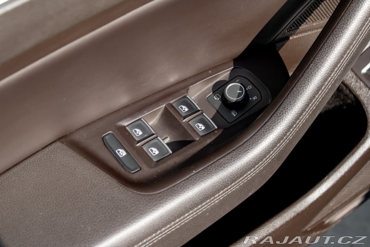 2015 Volkswagen Passat - 10