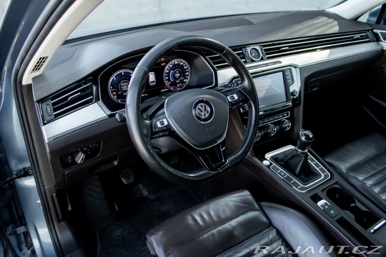 2015 Volkswagen Passat - 11