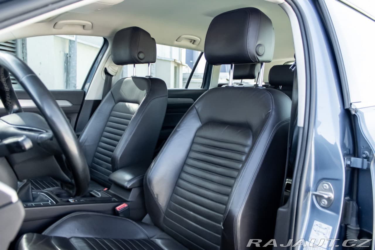 2015 Volkswagen Passat - 12