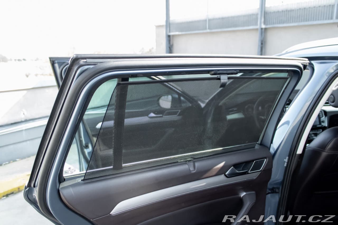 2015 Volkswagen Passat - 16