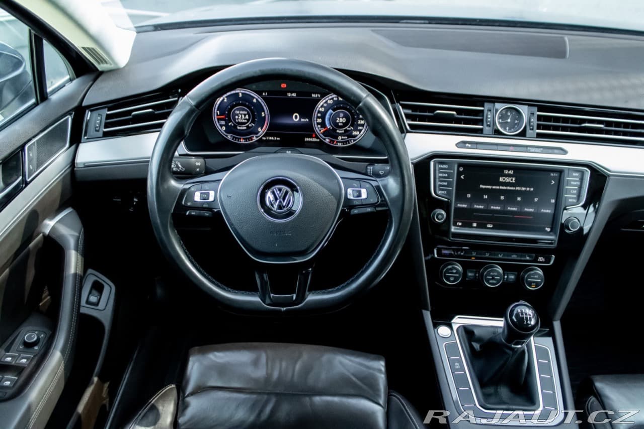 2015 Volkswagen Passat - 20