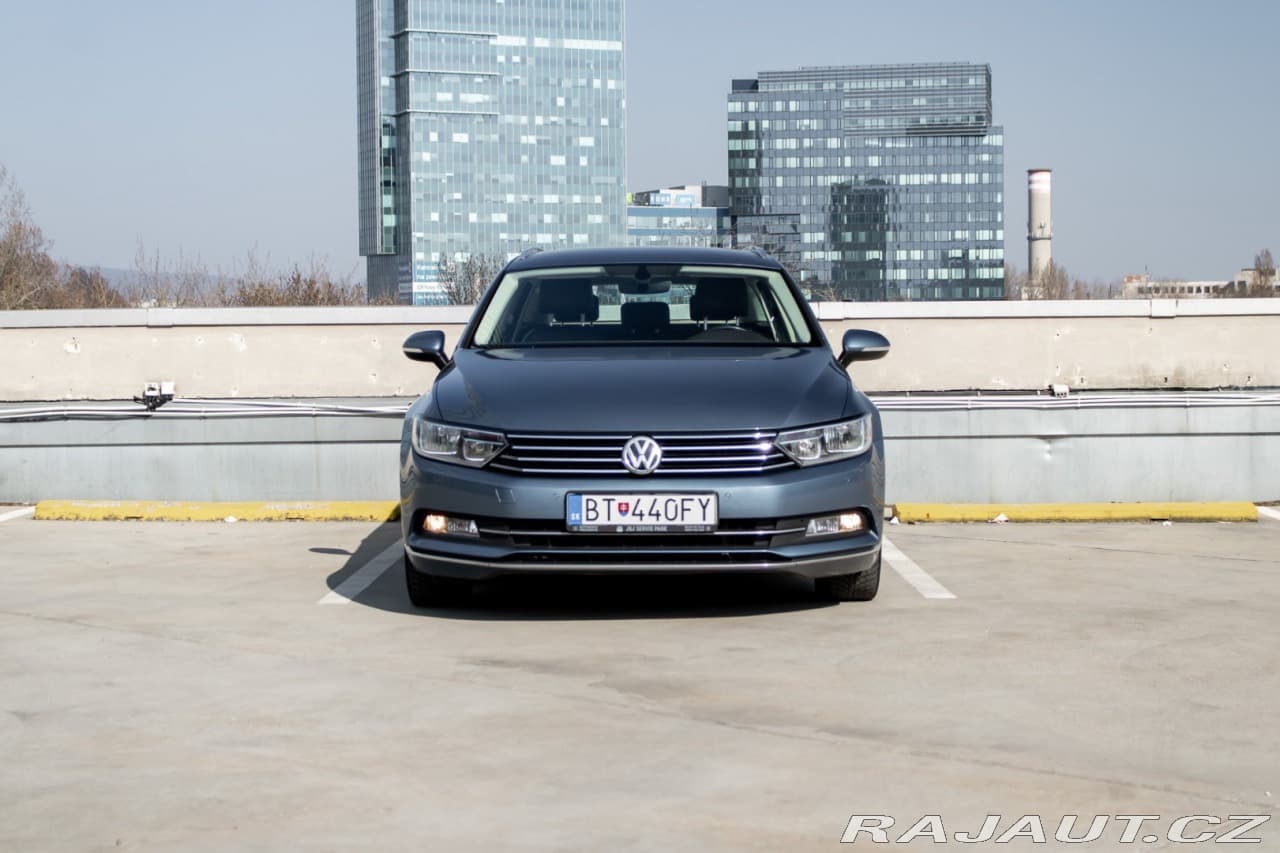 2015 Volkswagen Passat - 3