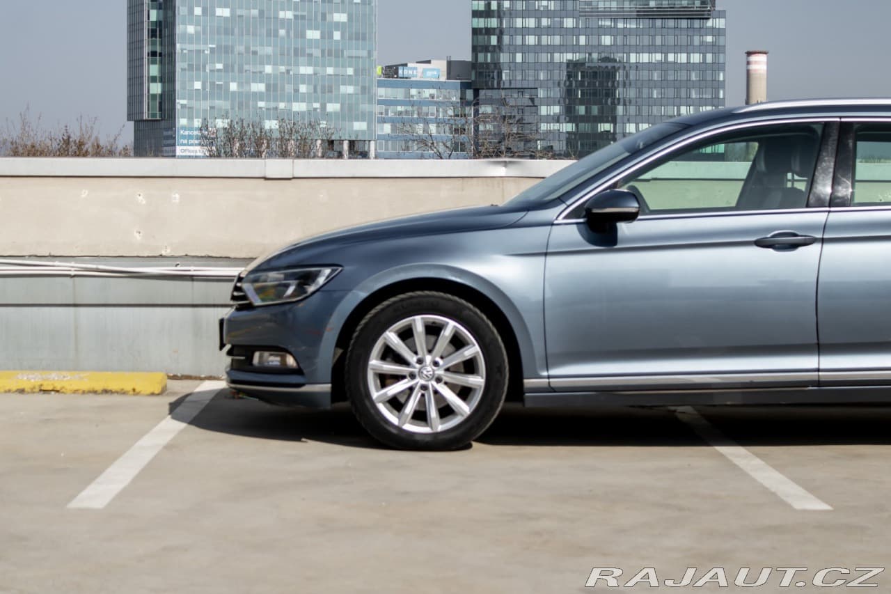 2015 Volkswagen Passat - 5